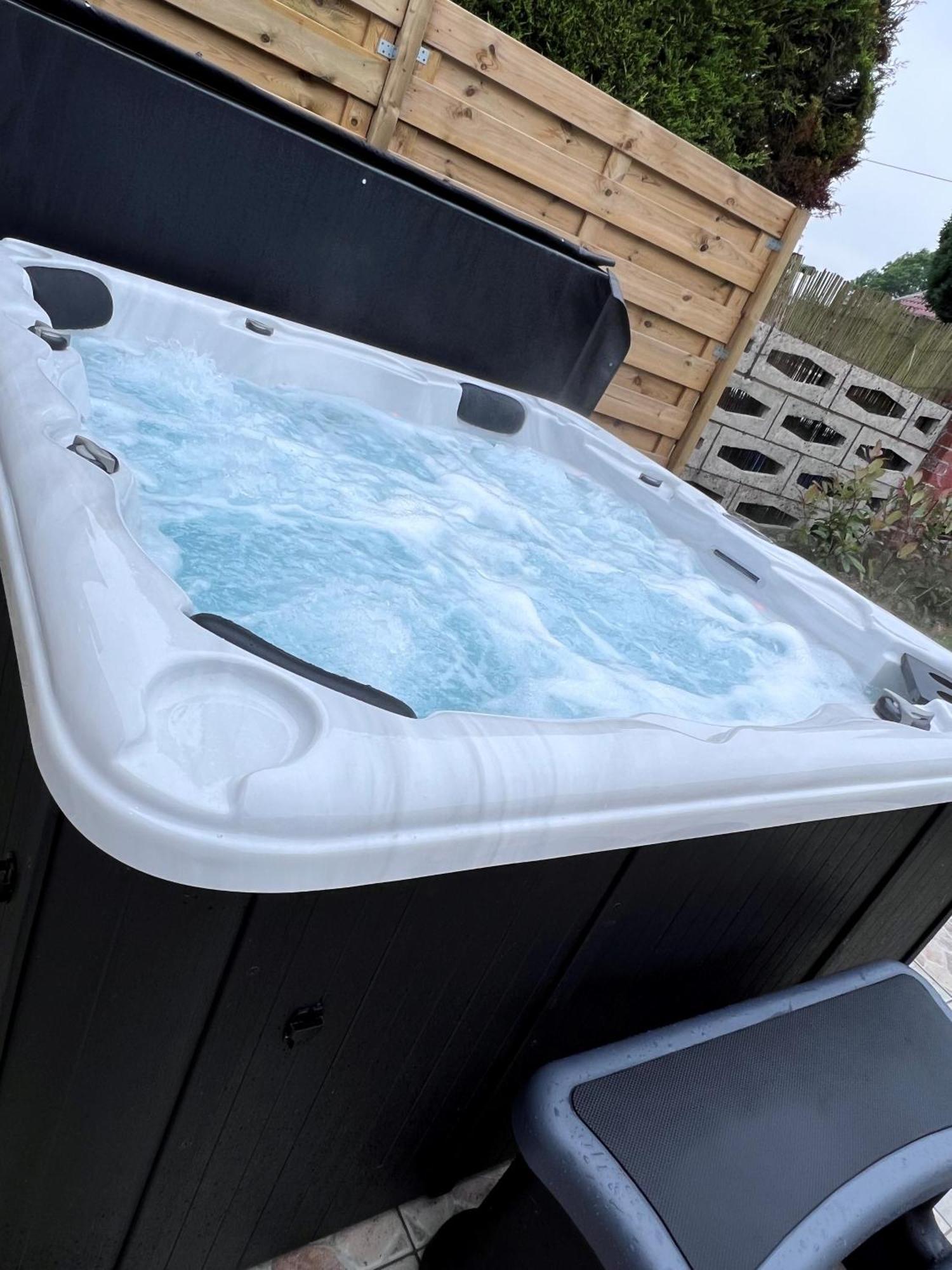 Gite Rubis - Jacuzzi - Pairi Daiza - 6 Pers Brugelette Bagian luar foto